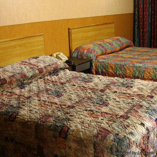 Riviera Motor Inn Brooklyn New York Room photo
